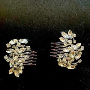 Bridal headpiece with comb